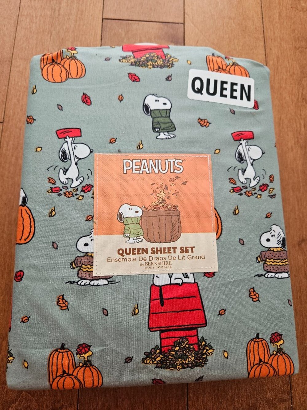 Queen peanuts snoopy fall halloween bedsheets set